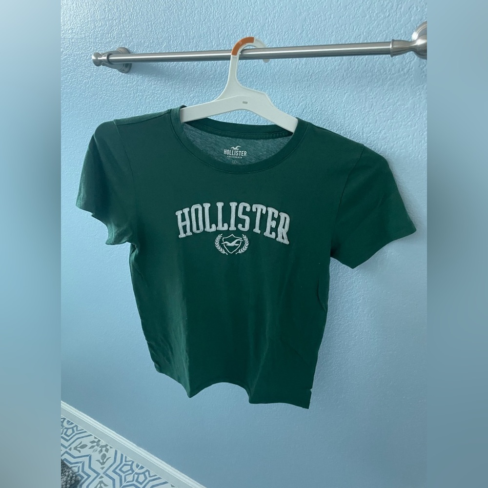 HOLLISTER GREEN TEE